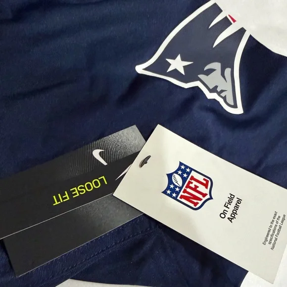NWT New England Patriots NFL NIKE On Field Apparel Loose Fit Jersey , size XL - Picture 5 of 5